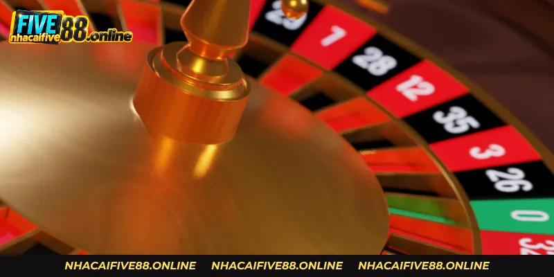 Roulette FIVE88 - Vòng Quay Kịch Tính Cùng Thưởng Lớn Bánh xe roulette FIVE88 nổi bật với các ô đỏ đen